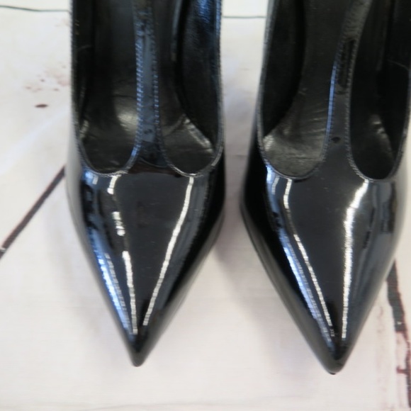 Saint Laurent Pump Black Patent Leather T-Strap - Picture 2 of 7